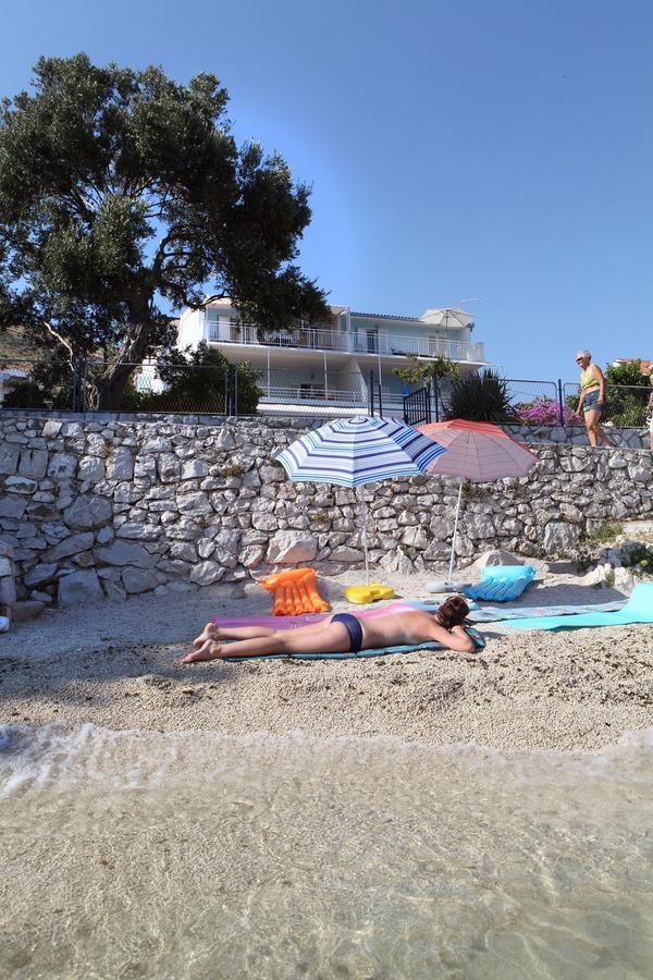 Gem Of The Sea Luxury Beach Apartment With Brand New Heating Infinity Pool Trogir Exterior photo