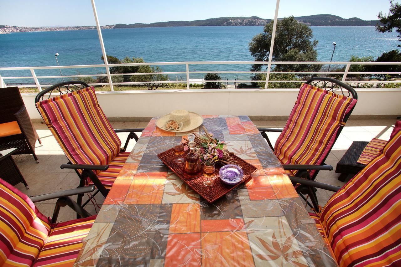 Gem Of The Sea Luxury Beach Apartment With Brand New Heating Infinity Pool Trogir Exterior photo