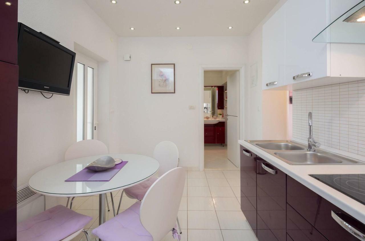 Gem Of The Sea Luxury Beach Apartment With Brand New Heating Infinity Pool Trogir Exterior photo