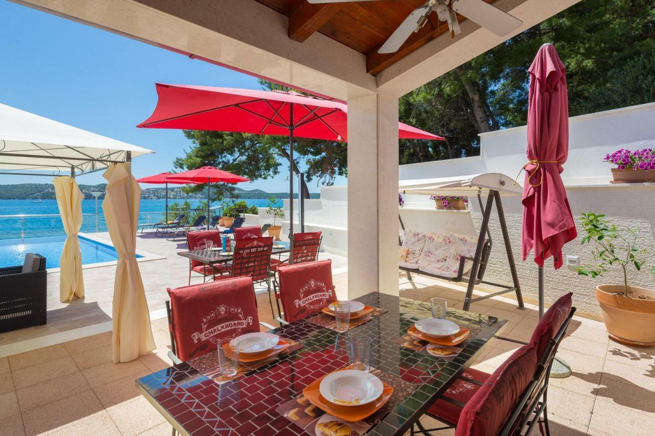 Gem Of The Sea Luxury Beach Apartment With Brand New Heating Infinity Pool Trogir Exterior photo