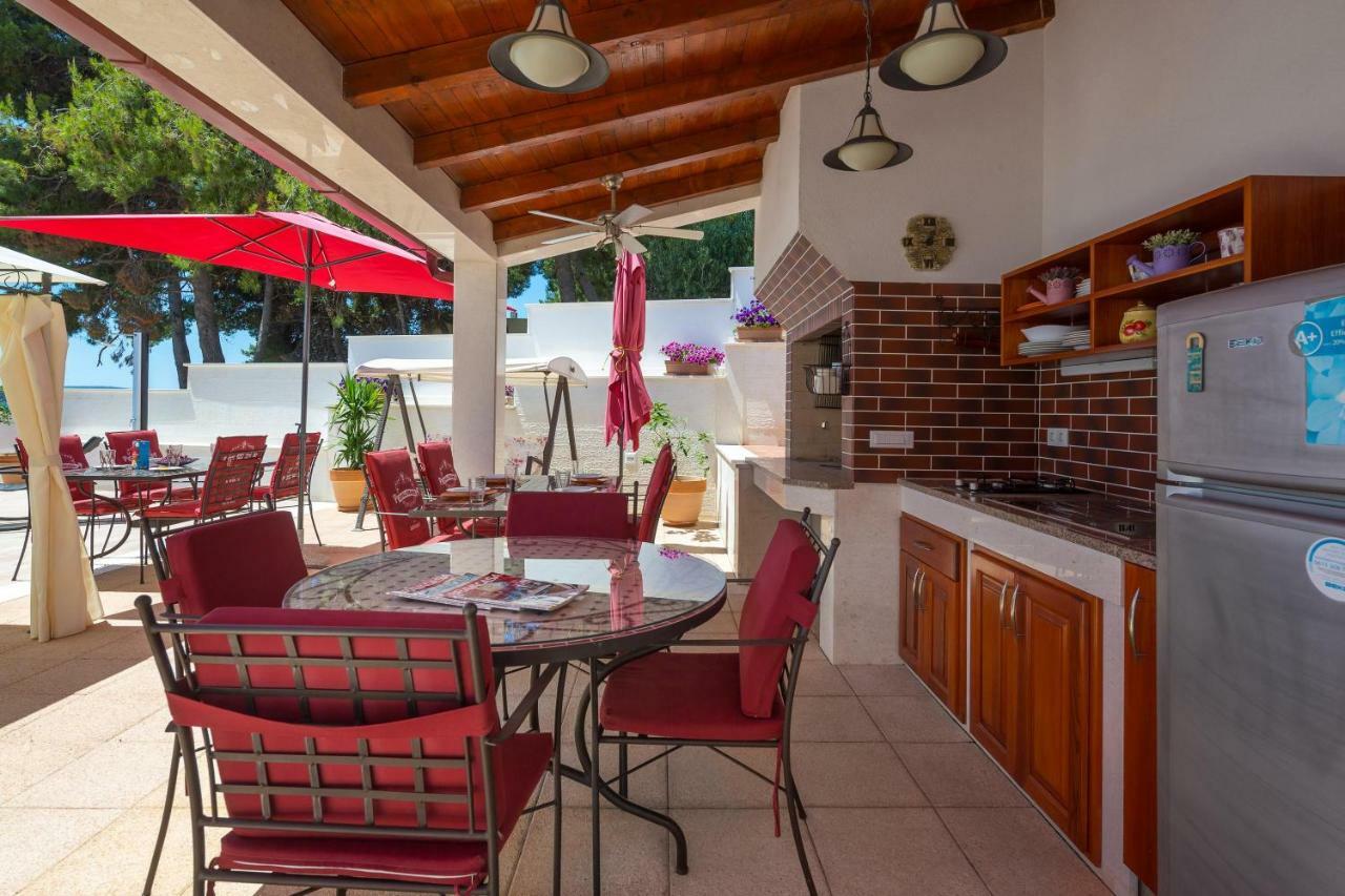 Gem Of The Sea Luxury Beach Apartment With Brand New Heating Infinity Pool Trogir Exterior photo