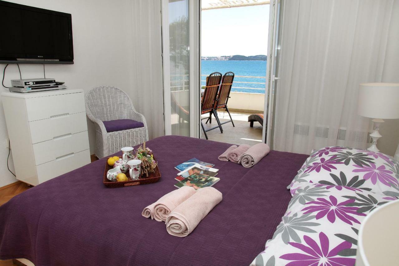 Gem Of The Sea Luxury Beach Apartment With Brand New Heating Infinity Pool Trogir Exterior photo