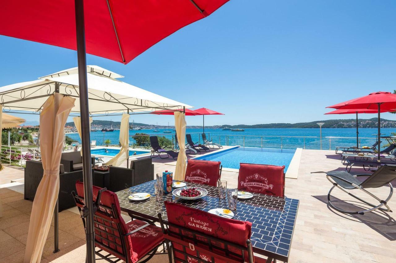 Gem Of The Sea Luxury Beach Apartment With Brand New Heating Infinity Pool Trogir Exterior photo