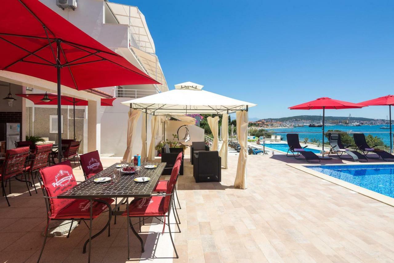 Gem Of The Sea Luxury Beach Apartment With Brand New Heating Infinity Pool Trogir Exterior photo